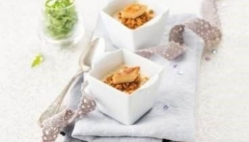 Recette de Flan de foie gras aux saveurs  pain d'épice, salade à l'huile de noix